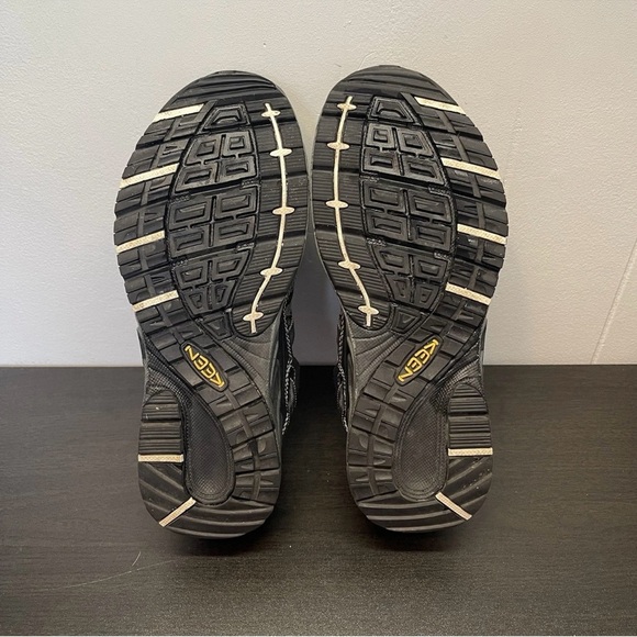 Keen Womens Versatrail Low Top Hiking Shoes- Size 6.5 - Black, Grey, Dark Pink - Picture 9 of 10